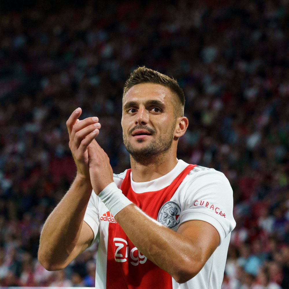 续两年8月 续两年8月